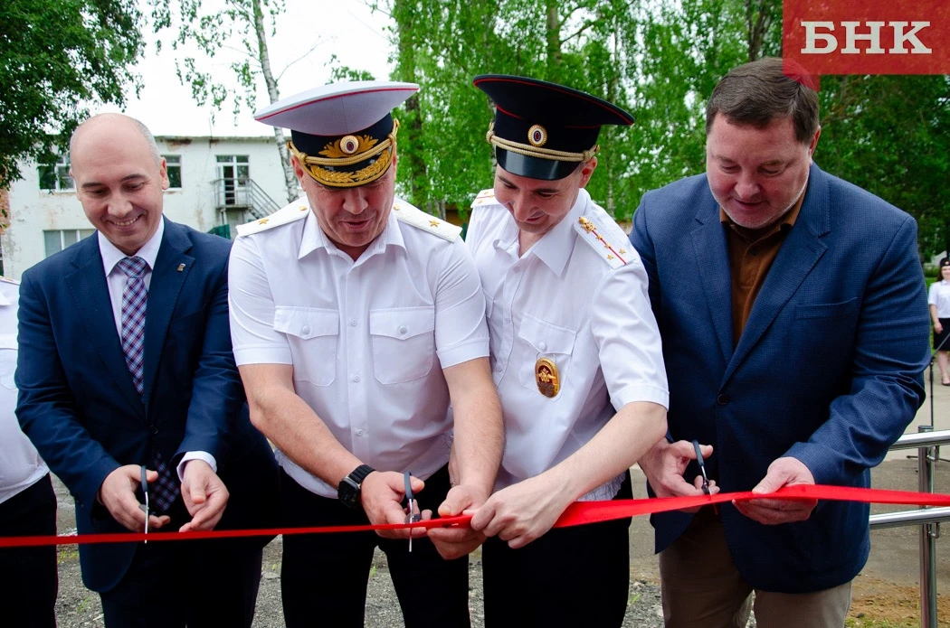 При поддержке Сыктывкарского ЛПК в Пичипашне открыли модульный пункт полиции