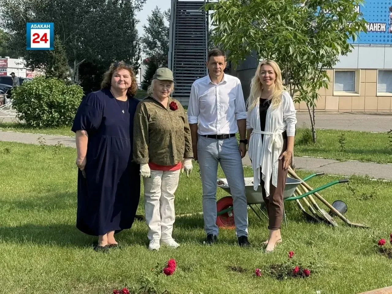 Абакан зацвёл канадскими розами 🌹