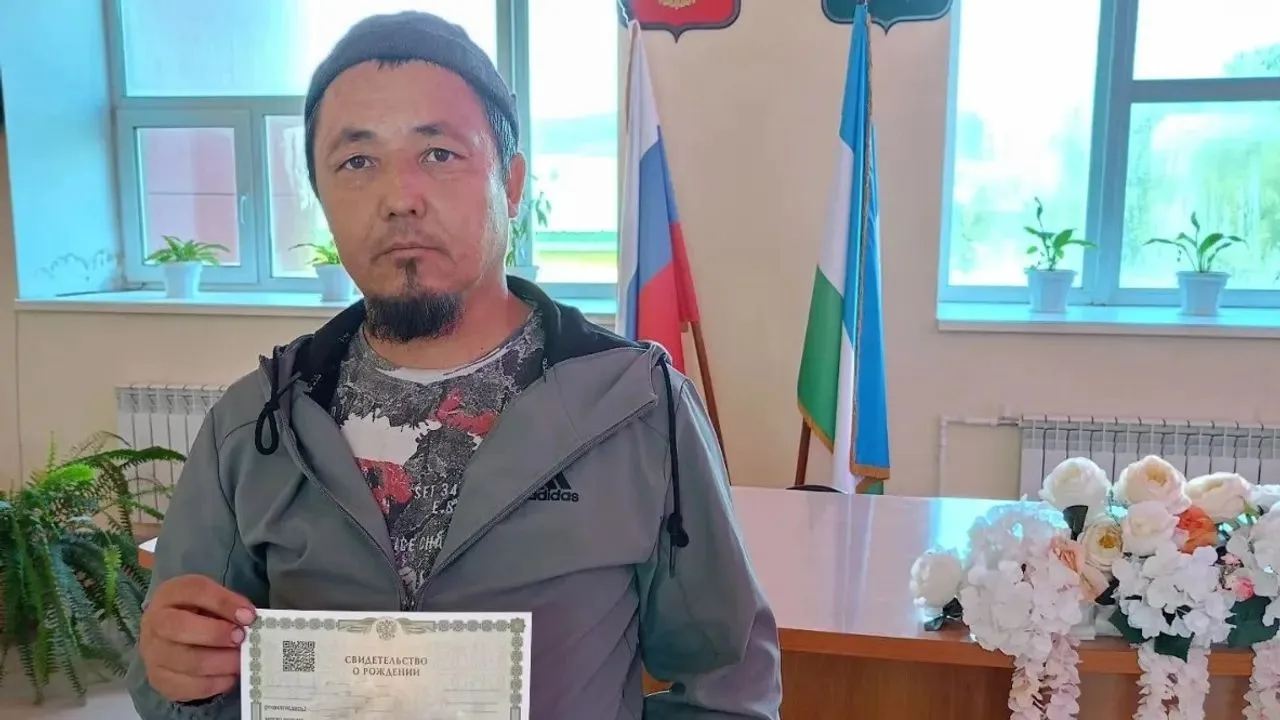 В семье Мухамедьяновых появился восьмой ребёнок. Супруги Иштуган Рафаилевич и Елена Сергеевна из Бай