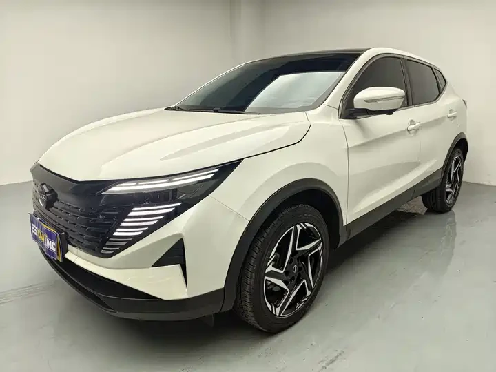 Надёжный японский кроссовер! Nissan Qashqai — комфорт, простор и богатая комплектация.