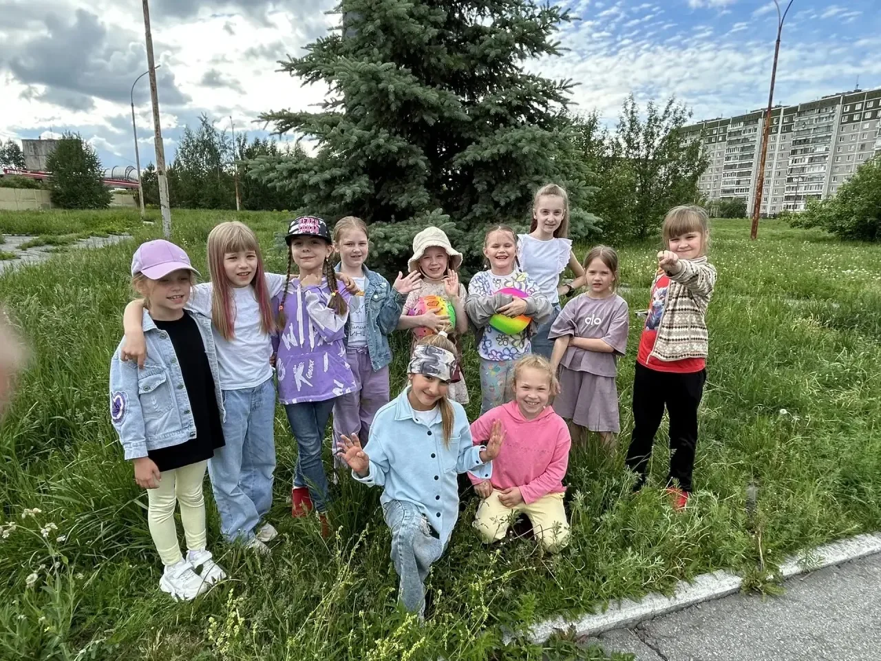 ☀️ЛЕТО, ГОЛОС И ФАНТАЗИЯ: летние занятия в Вокальной студии «Музыкальный калейдоскоп».

Думаете, лет