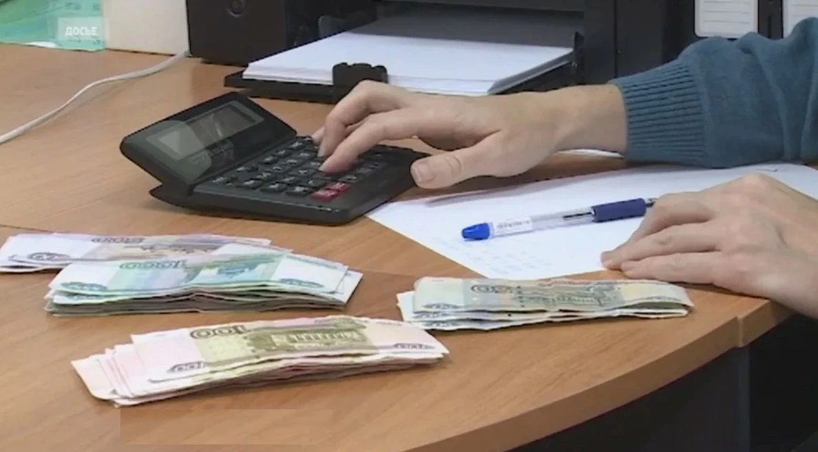 Индексировать пенсии в 2027 планируют в два этапа — 1 февраля и 1 апреля.