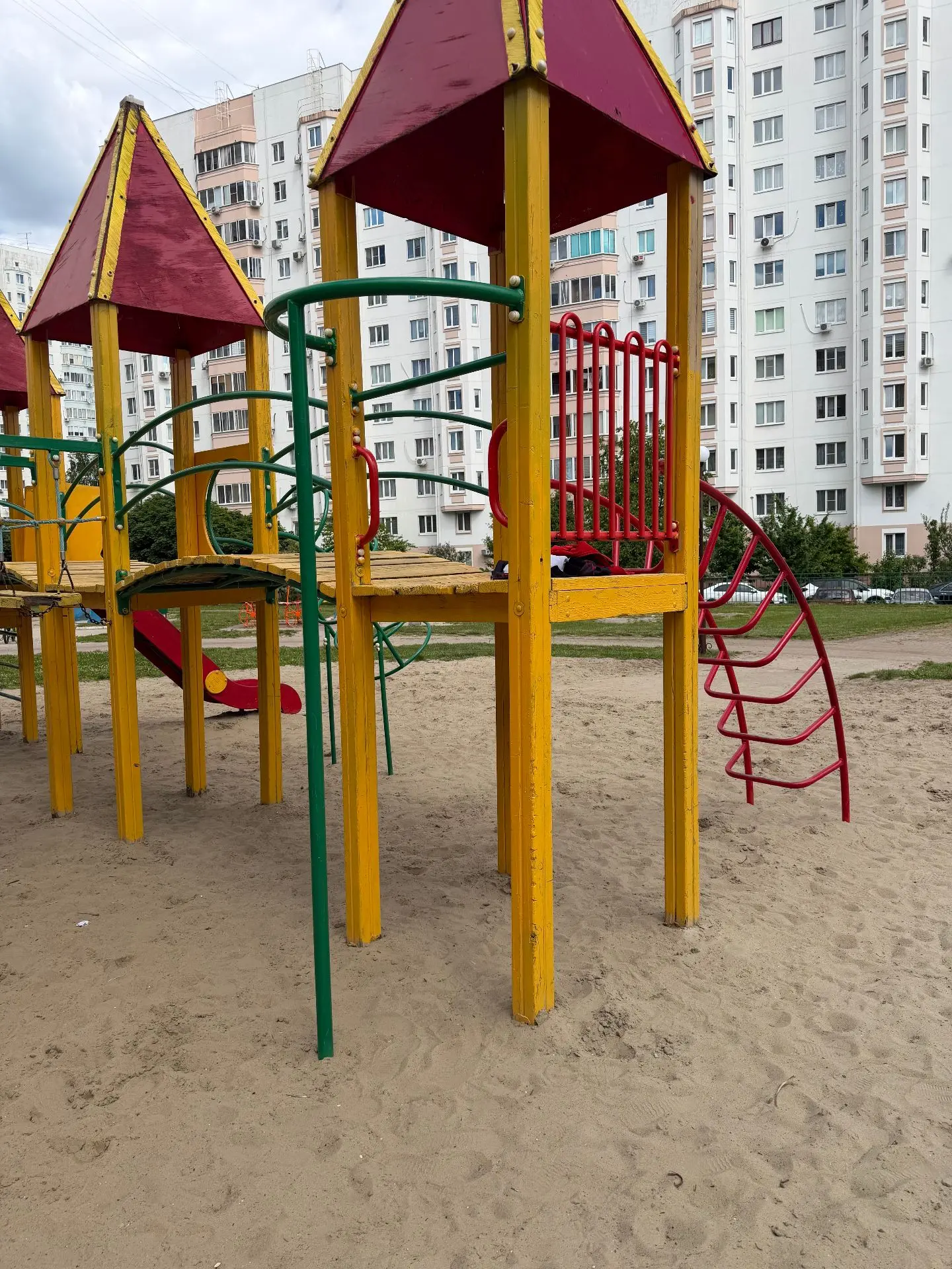 Мониторинг публикаций в сети Интернет стал основанием для прокурорской проверки детской площадки в К
