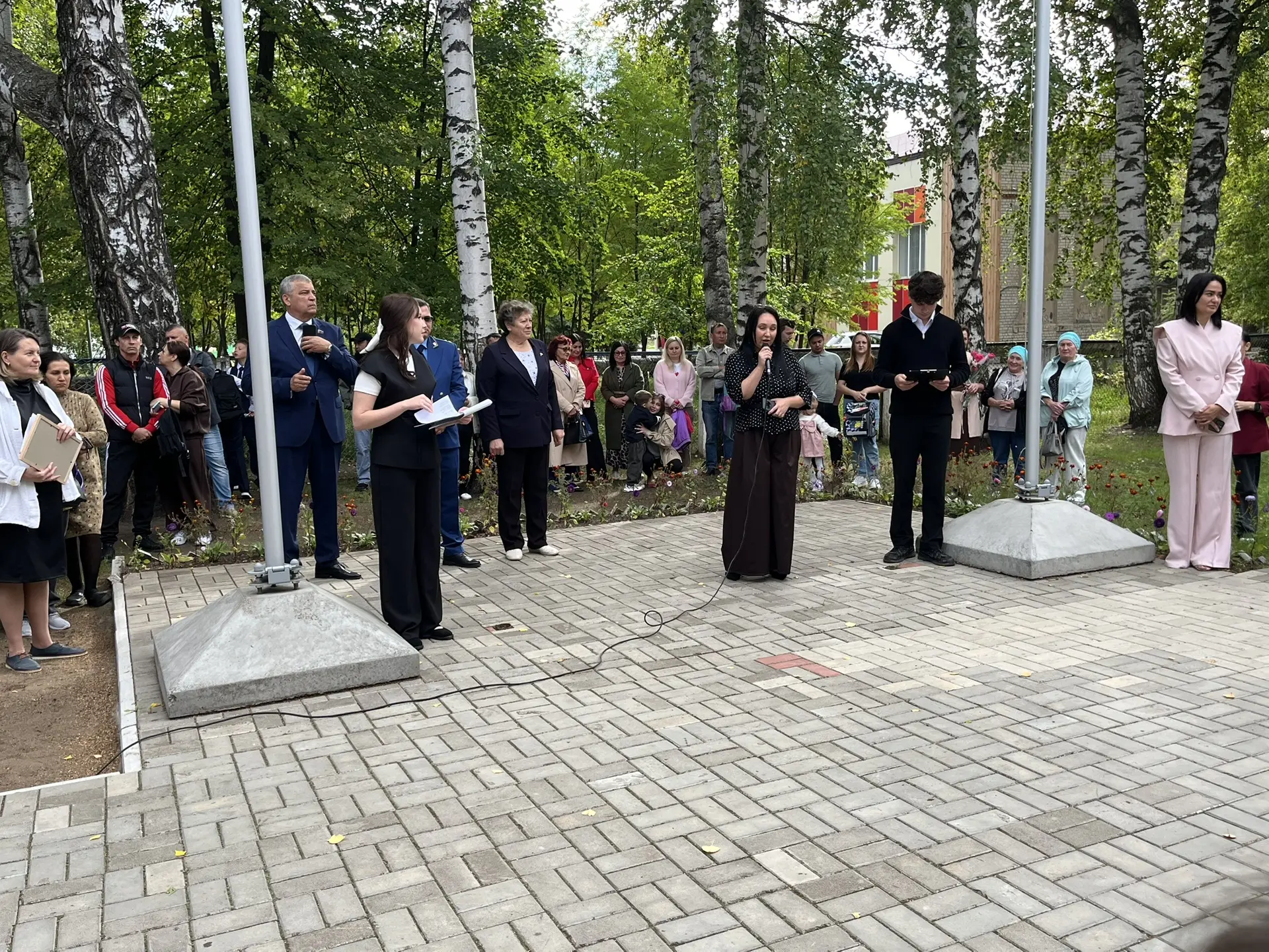 🍂🔔День знаний в нашей Большеафанасовской школе: торжественная линейка прошла ярко и т...