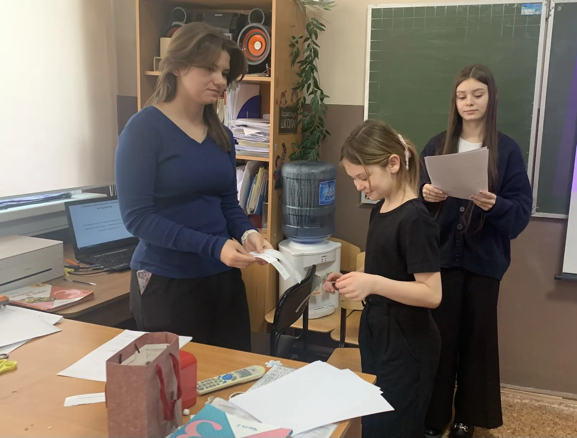 📒В рамках школьного проекта «Педагогические пробы»  Мария К. и Злата К., обучающиеся психолого-педаг