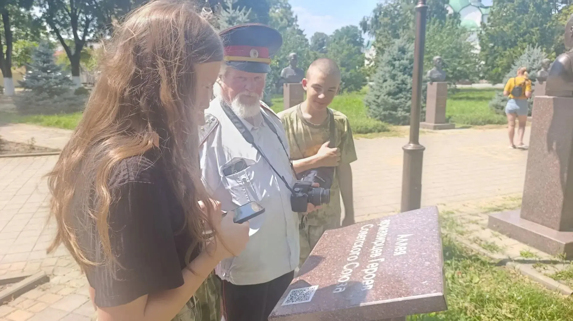 Патриотическое воспитание в действии: посещение Аллеи армавирцев — Героев Советского Со...