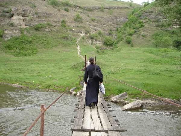 Если будешь только ожидать благоприятных условий для спасения, то никогда не начнешь бо...