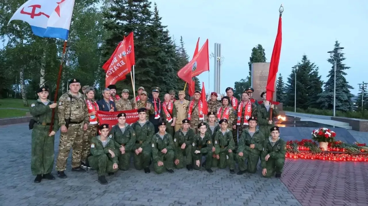 🇷🇺 22 июня — День памяти и скорби в Парке Победы

Сегодня, в 4 часа утра, у «Вечного огня» на Соко