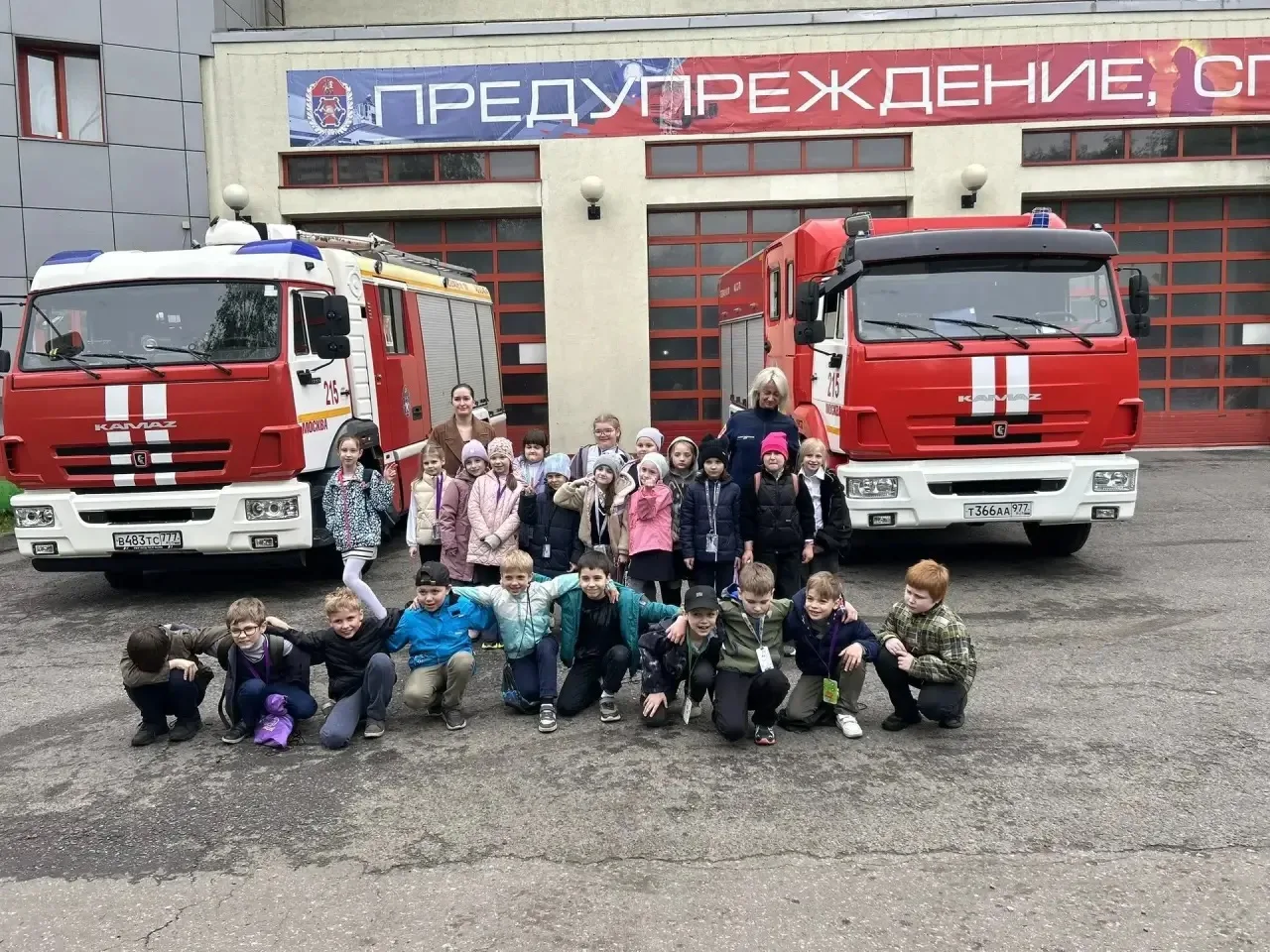Наши первоклашки стали юными пожарными