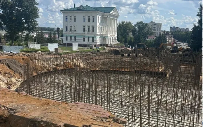 Фонтанный спуск у парка имени А. С. Пушкина переживает масштабное преображение.

Более трех веков на