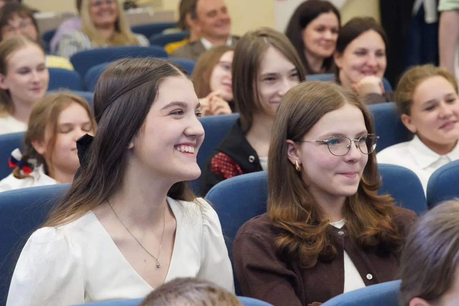 Встретилась с участниками слёта «Отличный шанс» в центре «Сириус. Кузбасс». Он был посвящён 200-лети