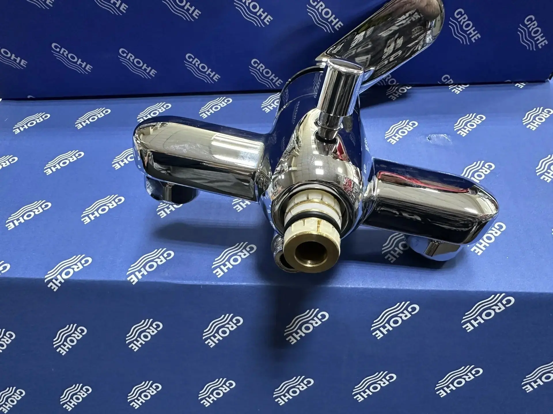Смеситель на ванну Grohe