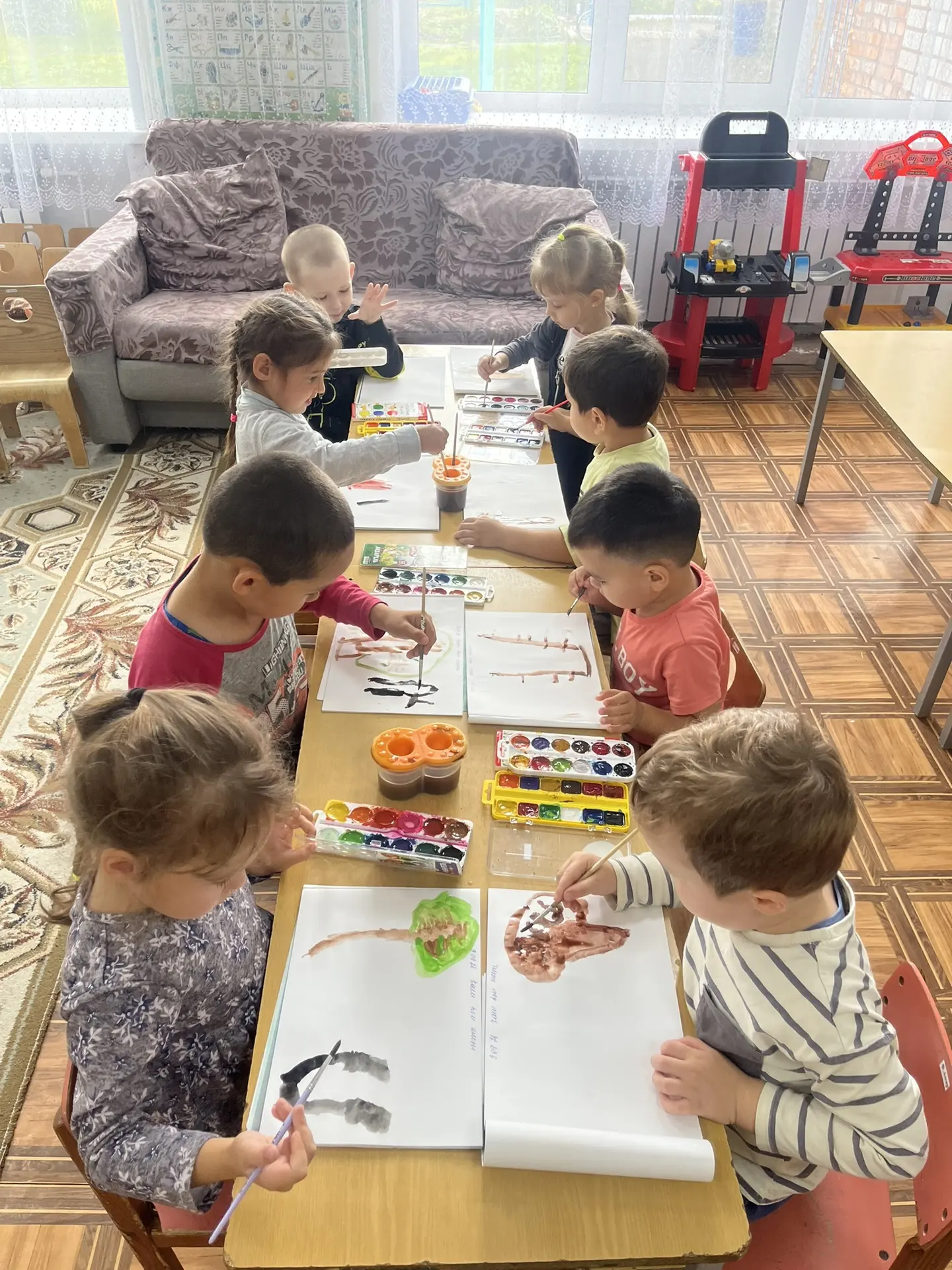 Рәсем ясау шөгыле. Тема "Каен һәм имән".