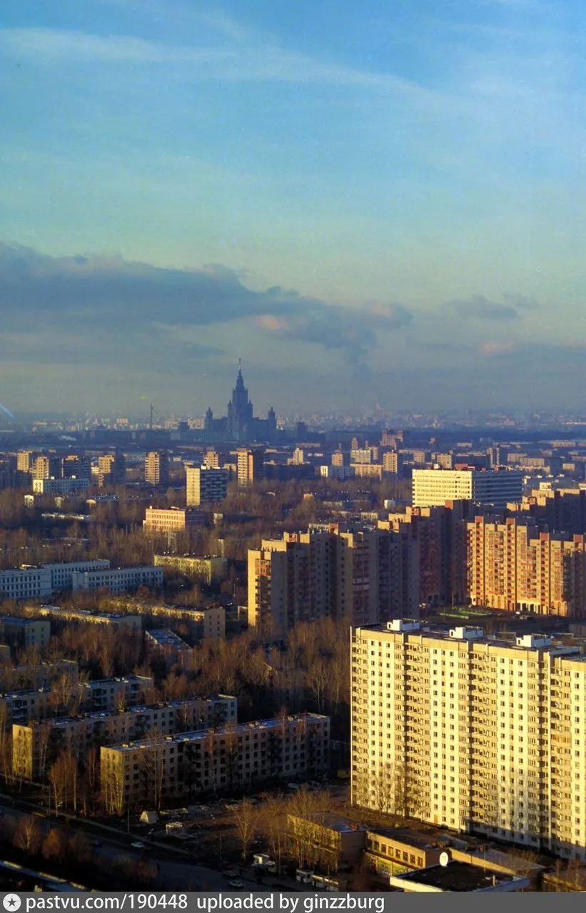 Вид на МГУ с крыши Газпрома