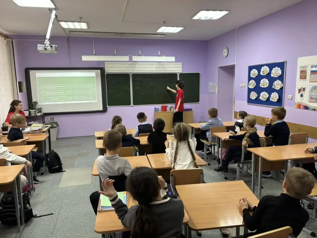 Волонтеры-медики Медицинской академии заглянули в гости к самым любознательным — ученик...