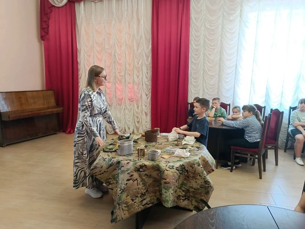 Завершающее занятие ребят клуба «Краевед» перед летним отдыхом прошло 27 мая в Колыванс...