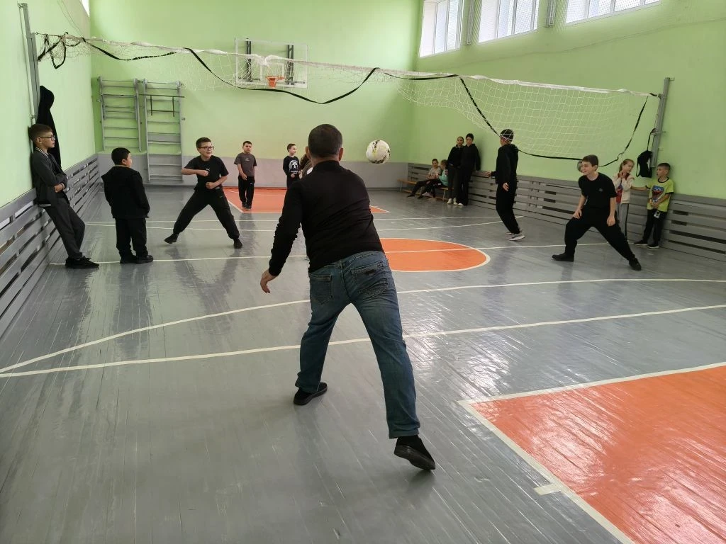 В центре дневного пребывания "Энергия лета" продолжается четвертый день, который оказал...