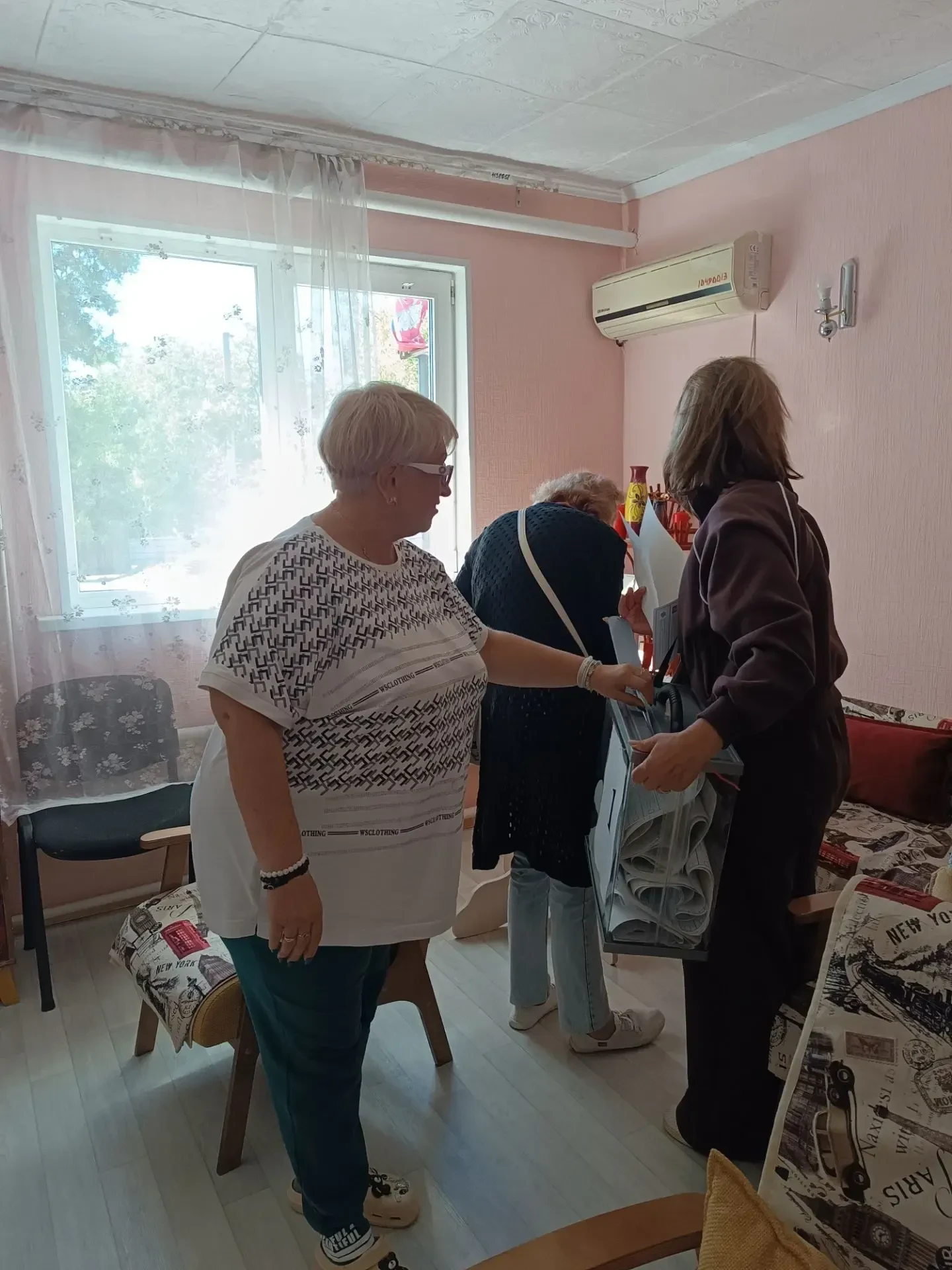 Изображение 5 к публикации «ГБУСО КЦСОН Новоазовского района»