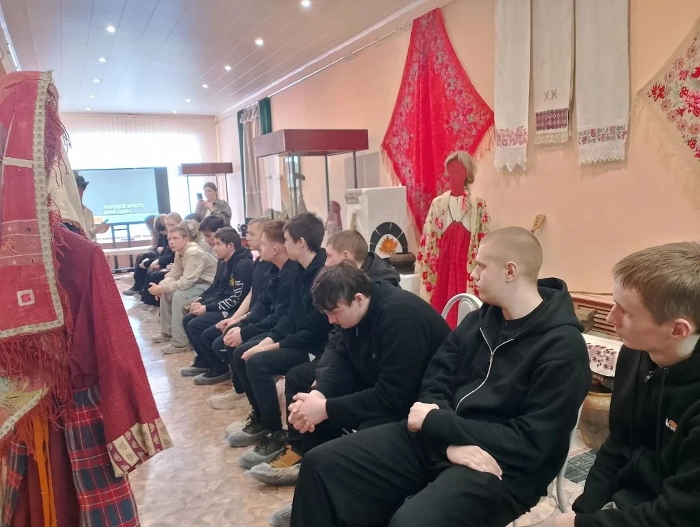 "Народов много- край один"- музейная выставка, приуроченная к Году единства народов Рос...