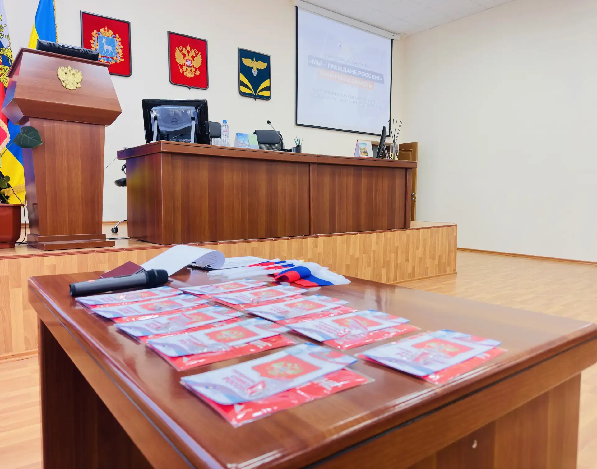 Сегодня, в здании Администрации района, состоялась церемония вручения паспортов для восьми юных жите