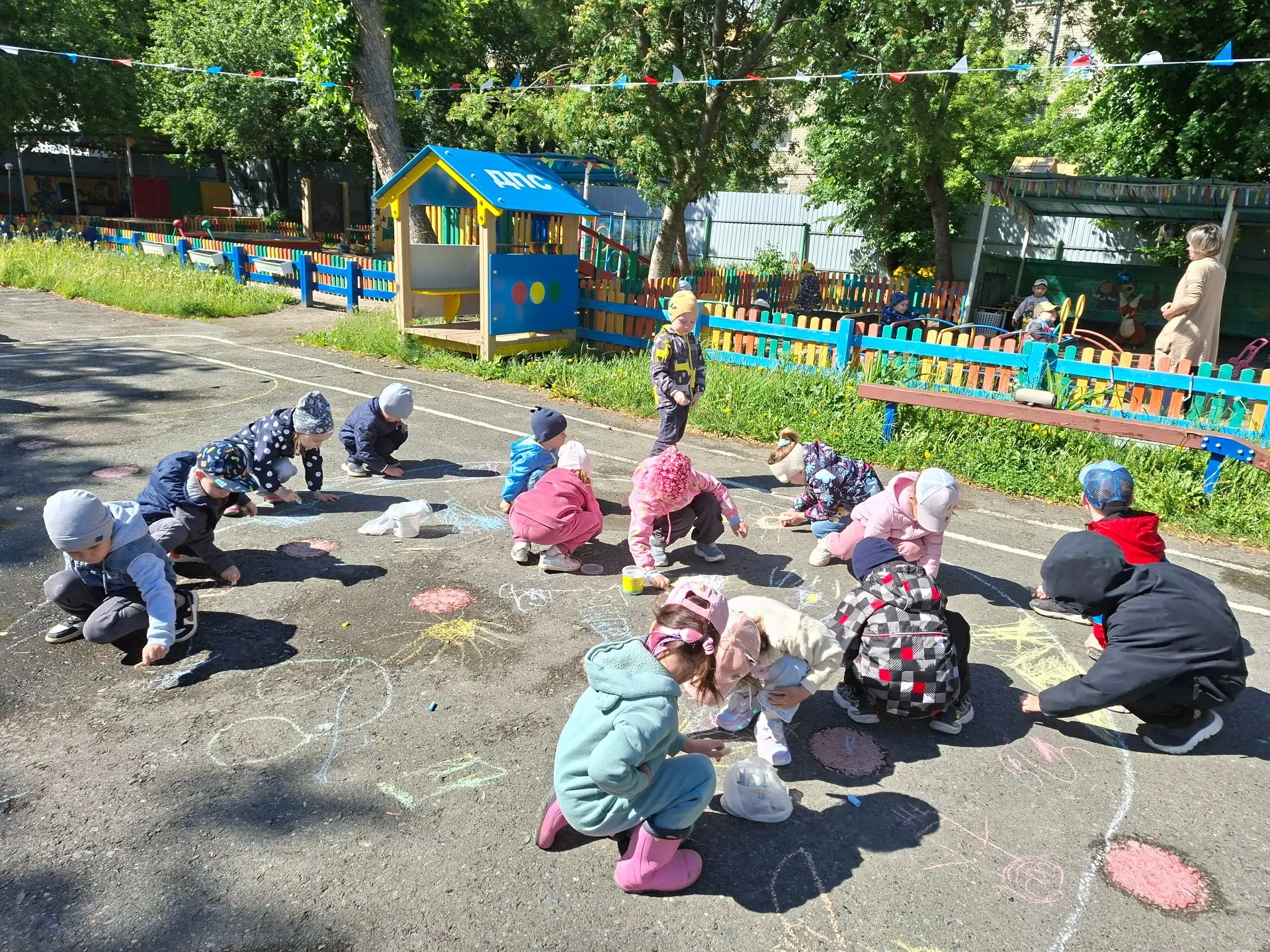 День защиты детей в группе «Росинка» прошёл в атмосфере радости, творчества и веселья. ...