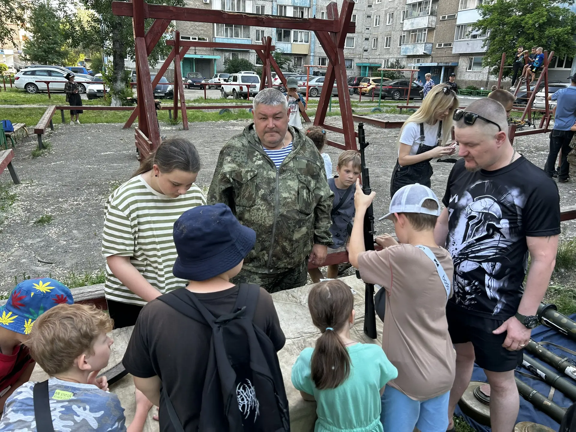 Команда нашего двора провела детский праздник на площадке Заводского микрорайона дома 41