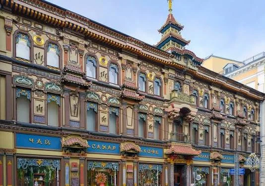 Продолжаем гулять по Москве вместе❤️

Мы уже прошли аристократическую Поварскую и купеческое Замоскв