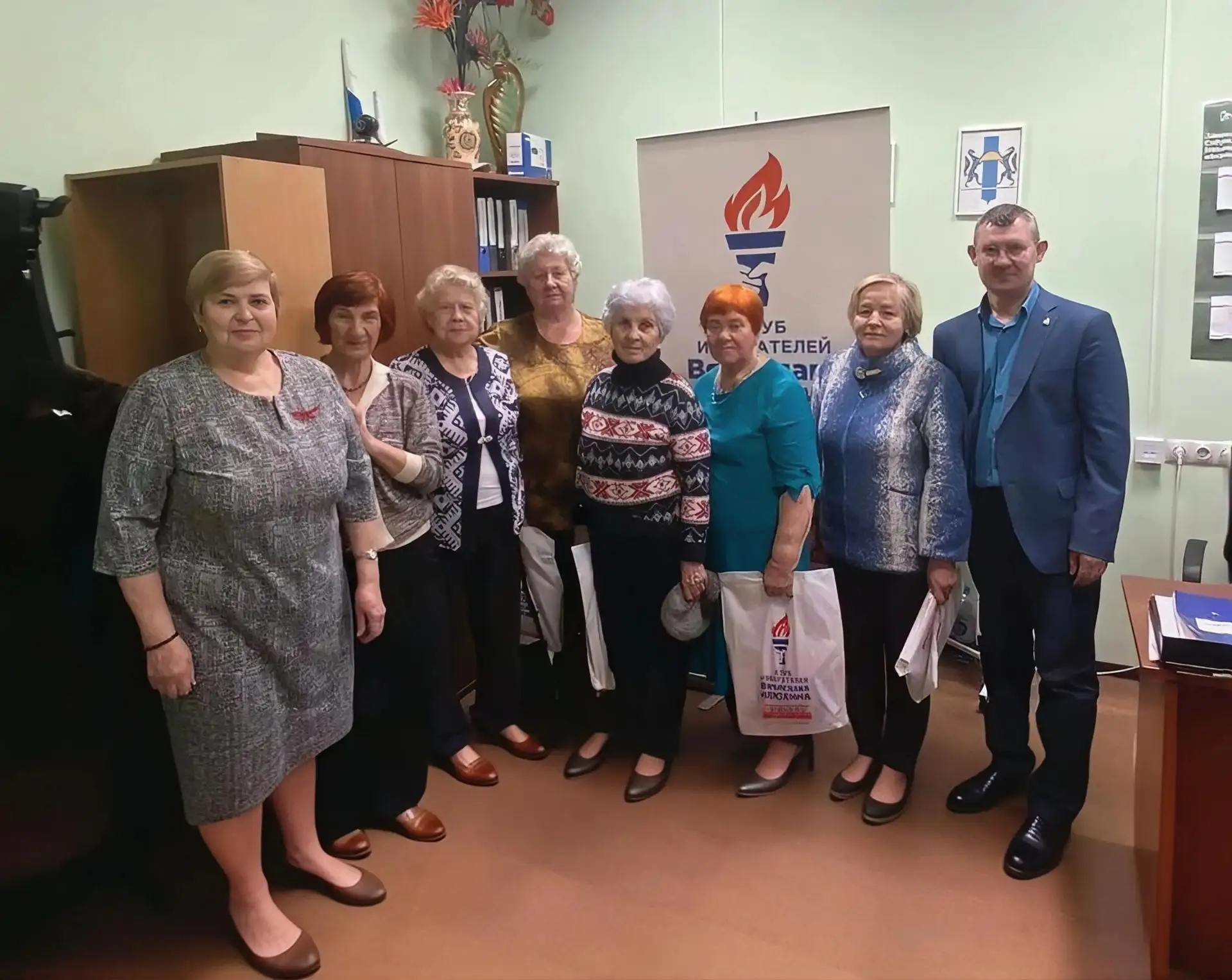 🍂 1 октября — особенная дата, когда мы выражаем глубокую признательность старшему поко...