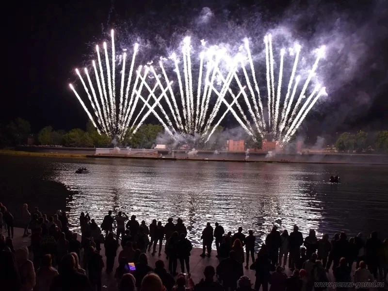 🎆 12 июня в Пензе устроят два салюта

Об этом сообщили в городской администрации. Их запустят возле
