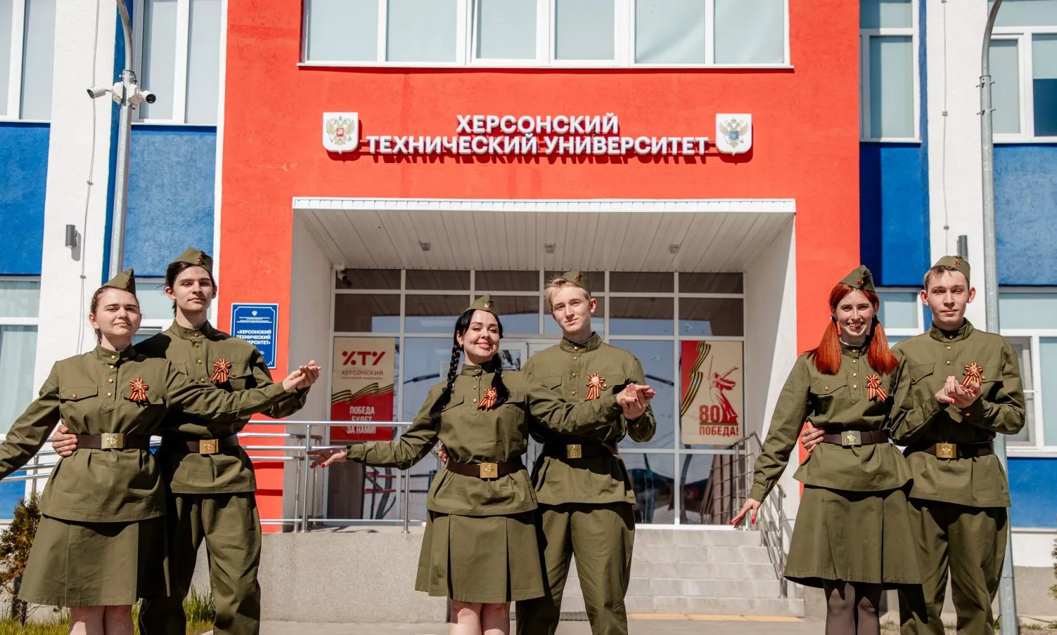 Под звуки песни военных лет: танец, который объединил поколения в ХТУ🫂