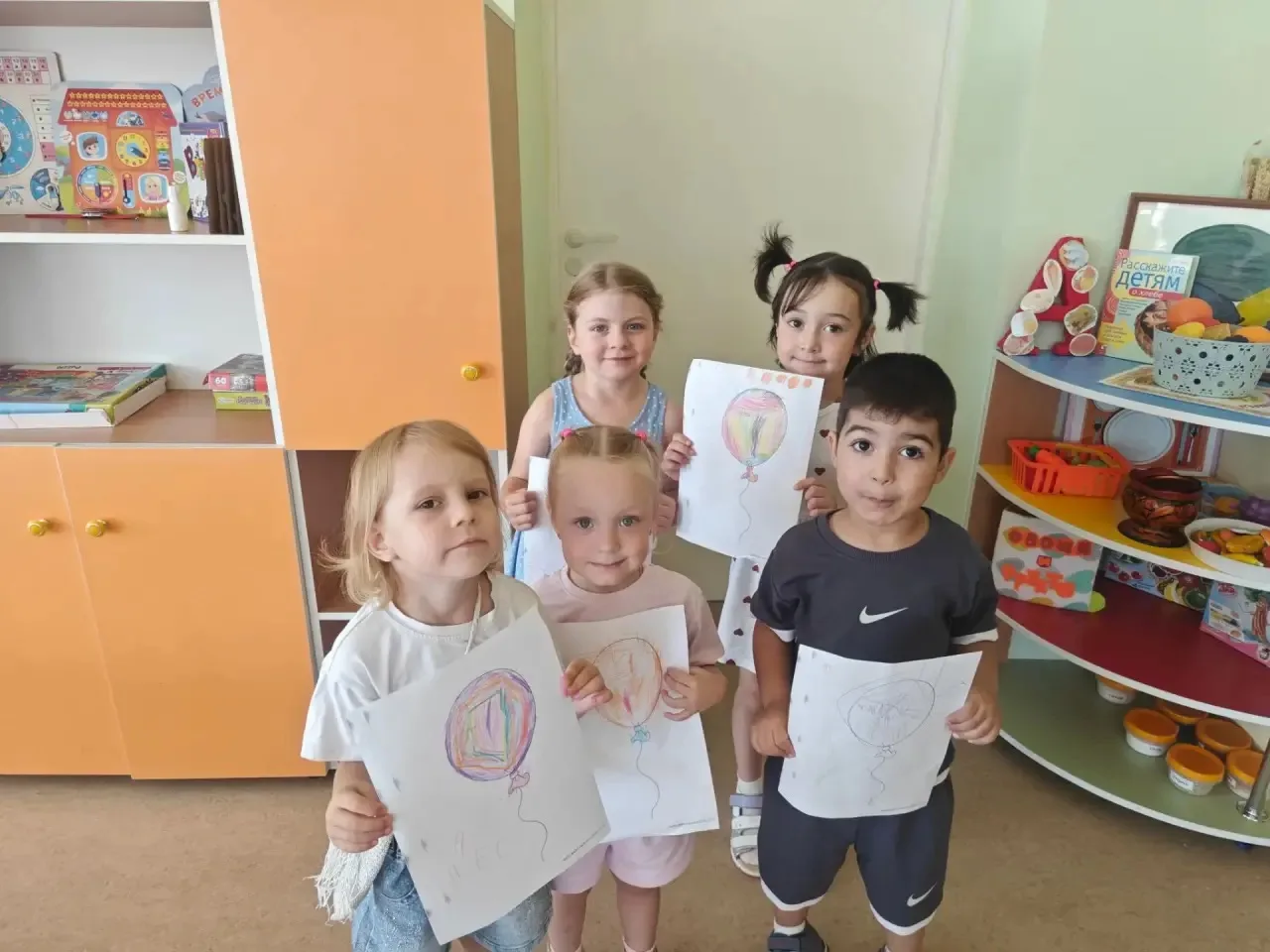 18 июля отмечают праздник, который посвящён одному из самых ярких символов детства и радости — возду