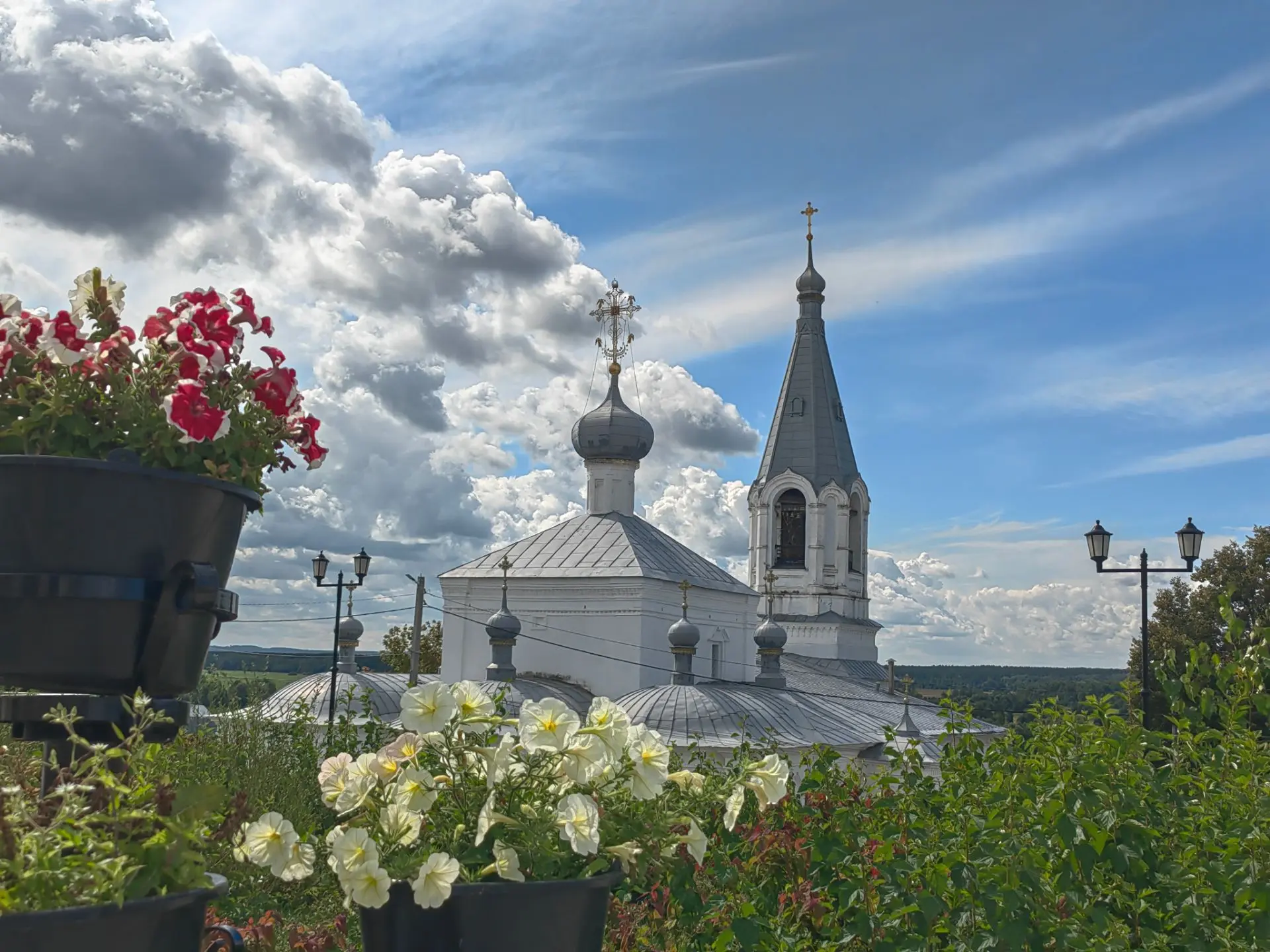 🌥🌻Приближается осень. Это чувствуется во всём: в низких облаках, в умеренном тепле и ...