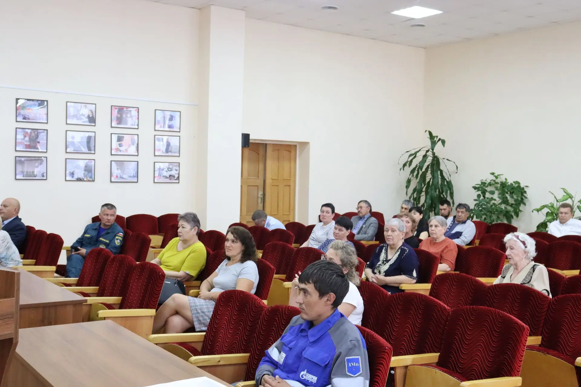 В администрации района прошёл «Управдом» ✅

В повестке дня рассмотрели несколько важных вопросов:
-п