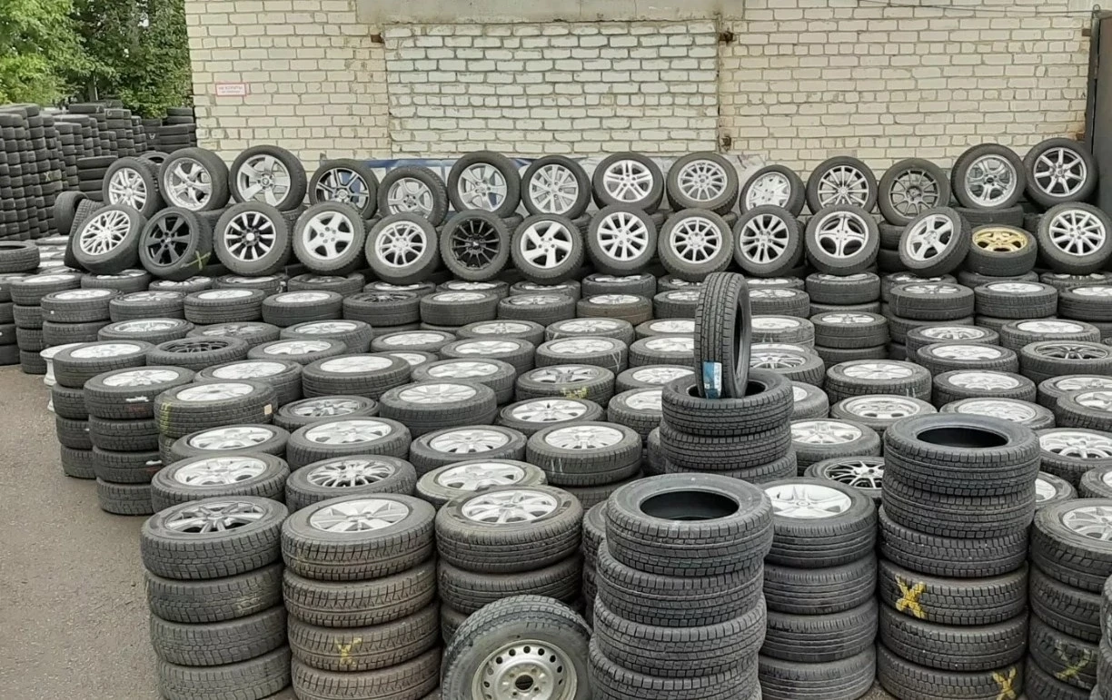 По дискам и резине всем сюда, отправляйте в предложку 
Подписывайтесь ! Купля и продажа 
Более 25 к 
