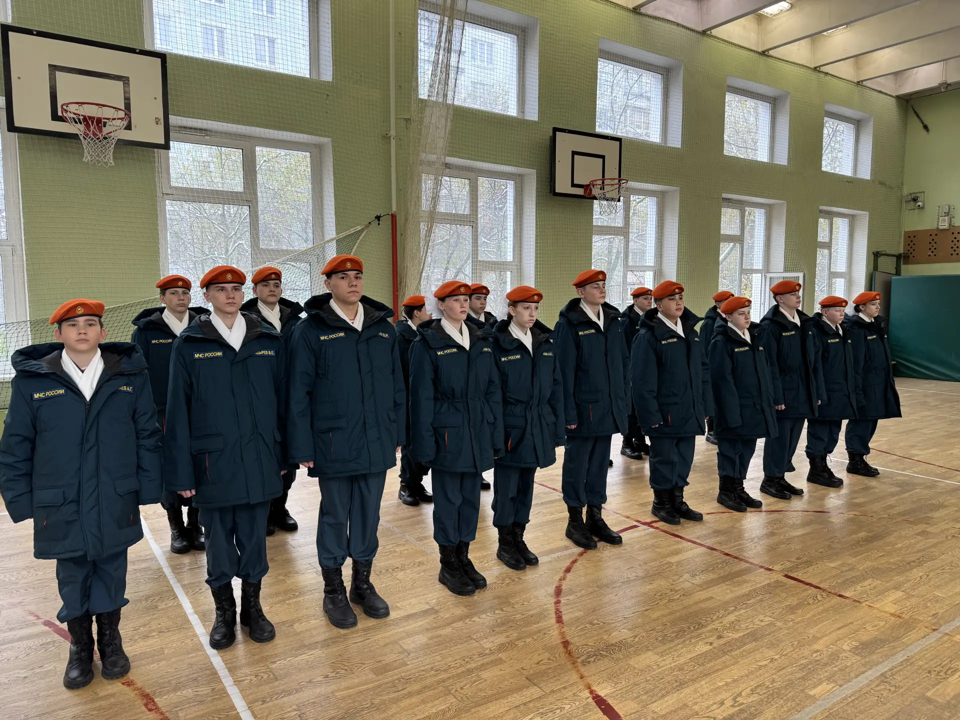 🎶 Кадеты 7 «К» класса приняли участие в городском конкурсе «Смотр строя и песни. Марш Победителям!» 