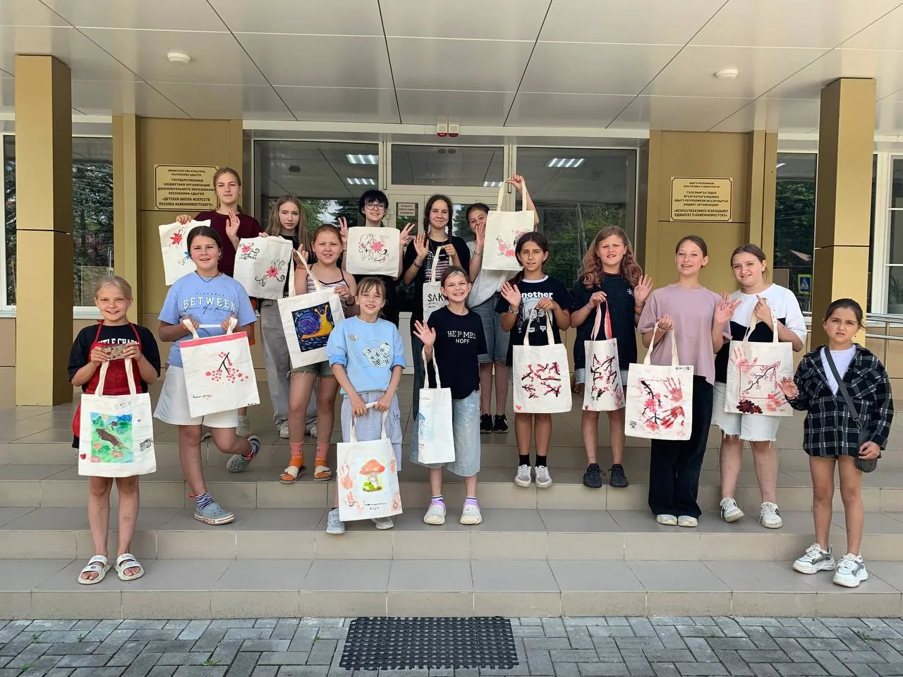🎨 16 июня для воспитанников детского оздоровительного лагеря «Лань» состоялся увлекательный мастер-