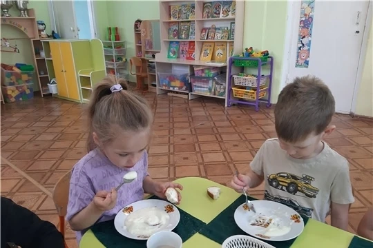 Манная каша — продукт, который полезен для детского организма.Манка содержит много углеводов, которы