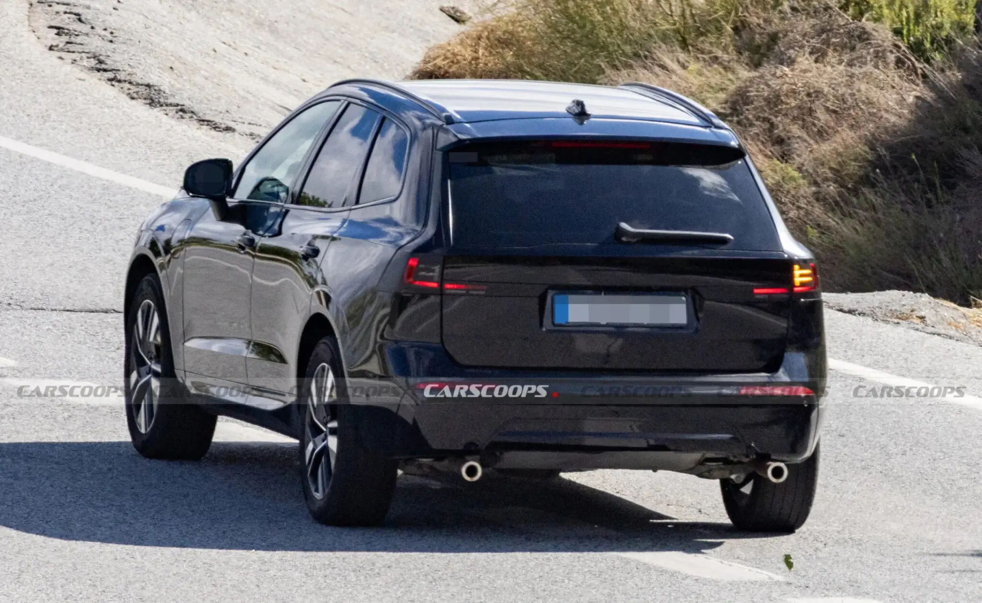 Обновлённый Volvo XC60 заметили на тестах  Volvo XC60 проходит испытания в Испании. Модель получит о