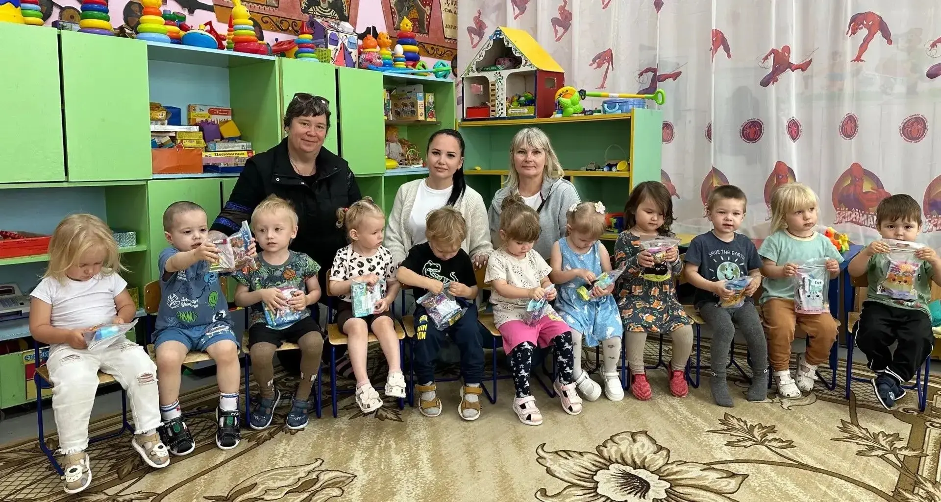 В День защиты детей активисты группы «За наших Краснопартизанского района» подарили настоящий праздн