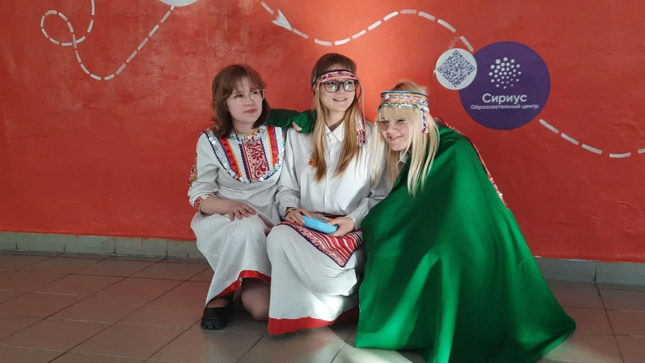 🌟 Путешествие в мир чувашской культуры: яркое завершение недели! 🌿  Сегодня в нашей школе прошёл по-