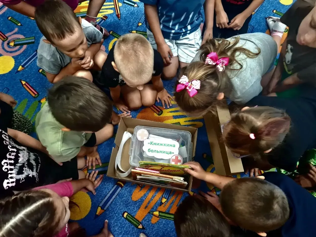 "Ещё одна новость из подготовительной группы". 📦📚