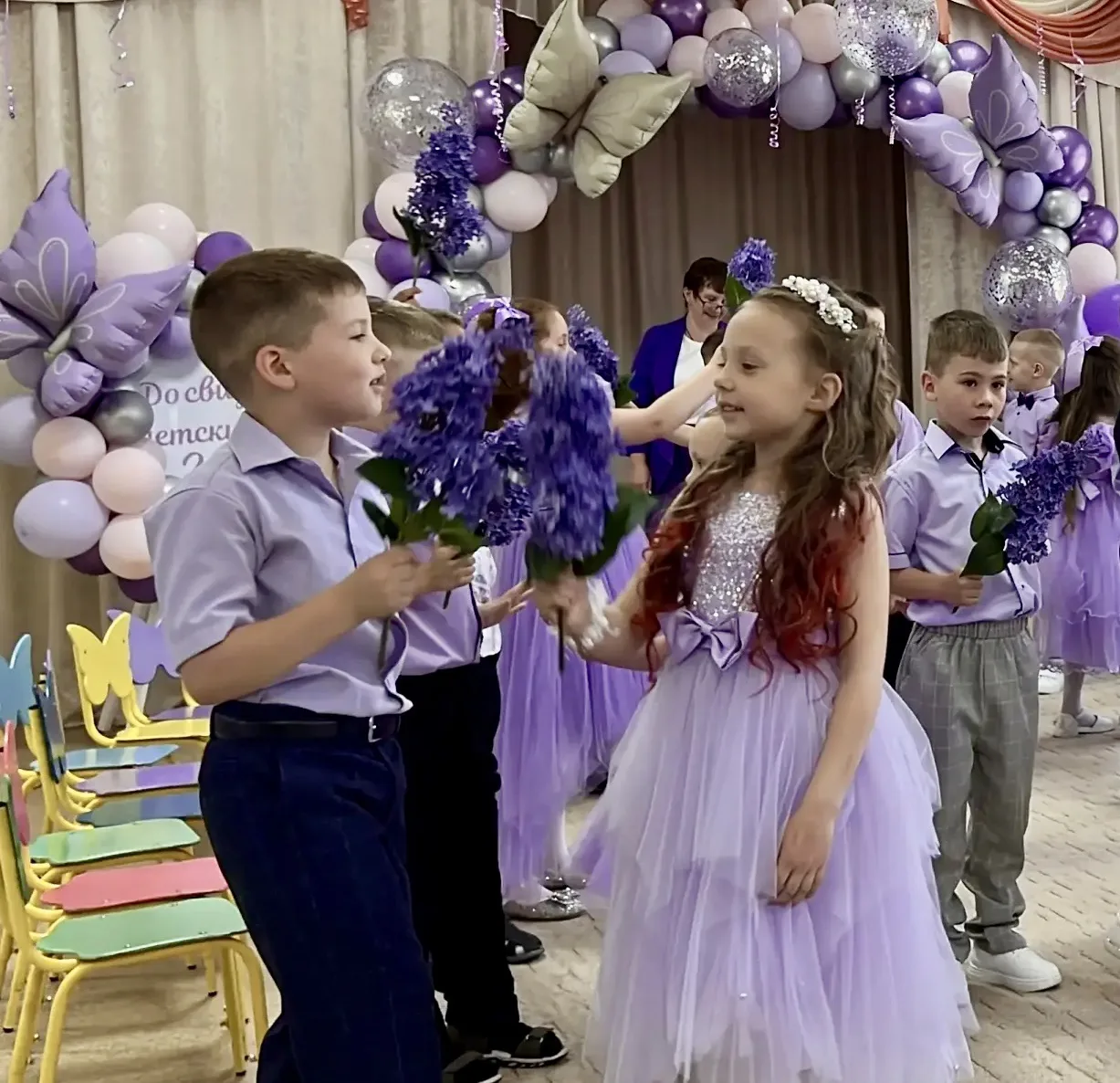 💜Сиреневый бал
💫Это невероятно трогательно, нежно и трепетно.💖 
Дорогие выпускники!
Перед вами от
