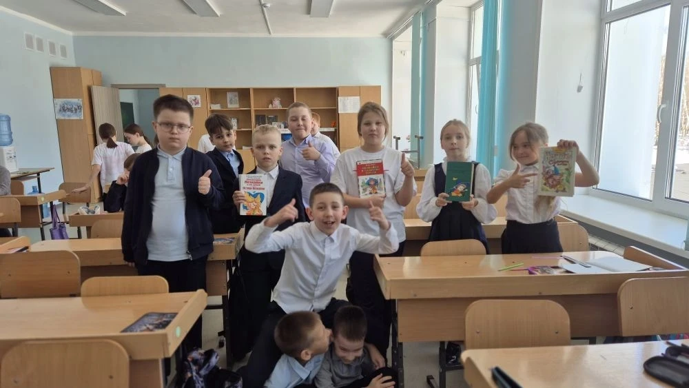В нашей школе проходит Неделя детской книги!   В рамках этой недели для наших ребят организованы раз