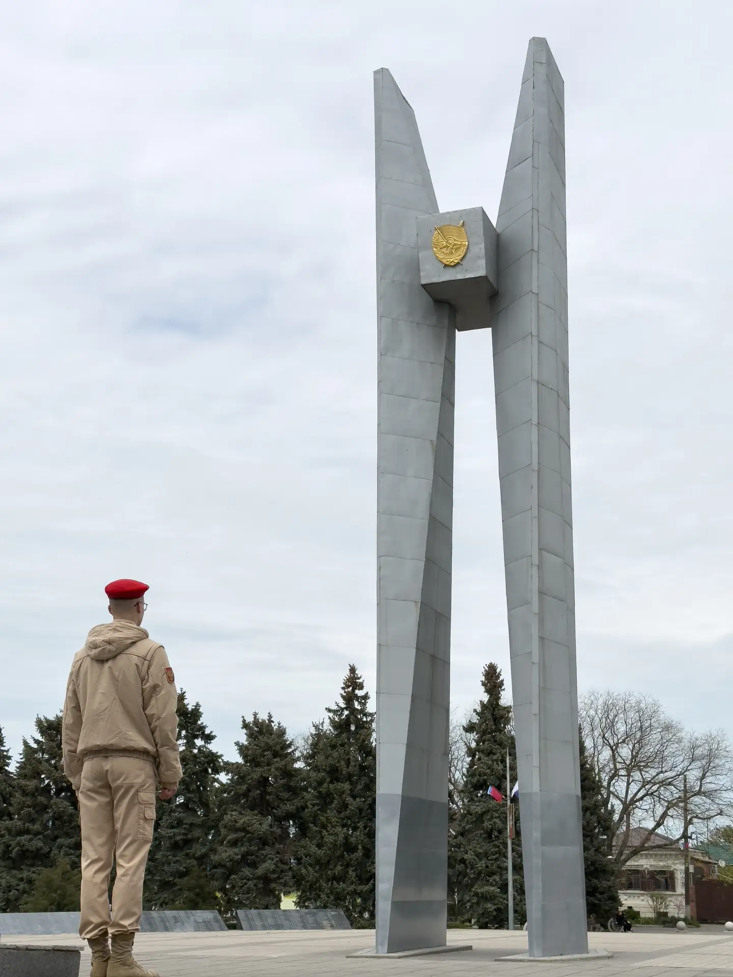 🎖️ 5 мая площадь Революции стала местом проведения торжественного мероприятия «Почётная Вахта Памяти