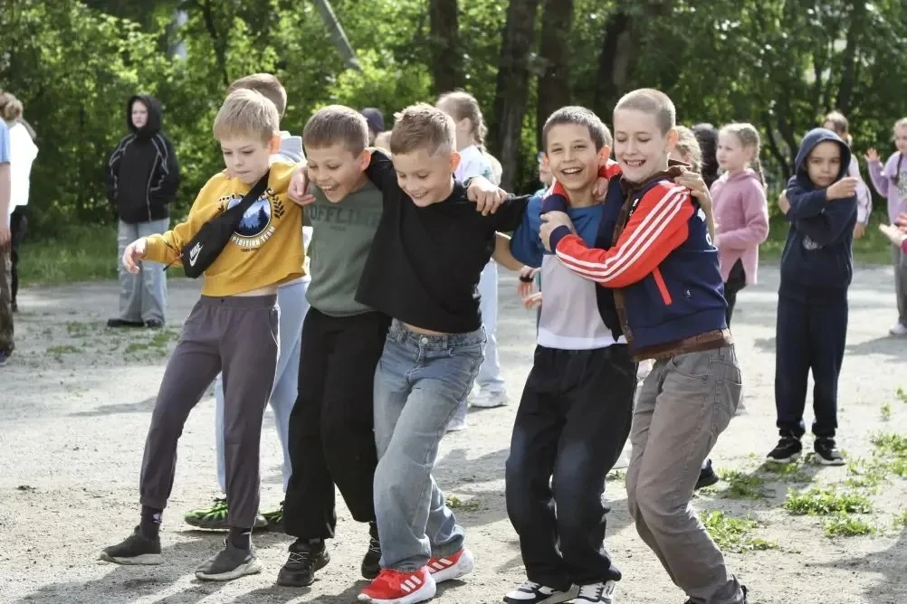 ⭐️🏕️ В гимназии № 205 «Театр» стартовала летняя смена! ✨

Сегодня в лагере с дневным пребыванием пр