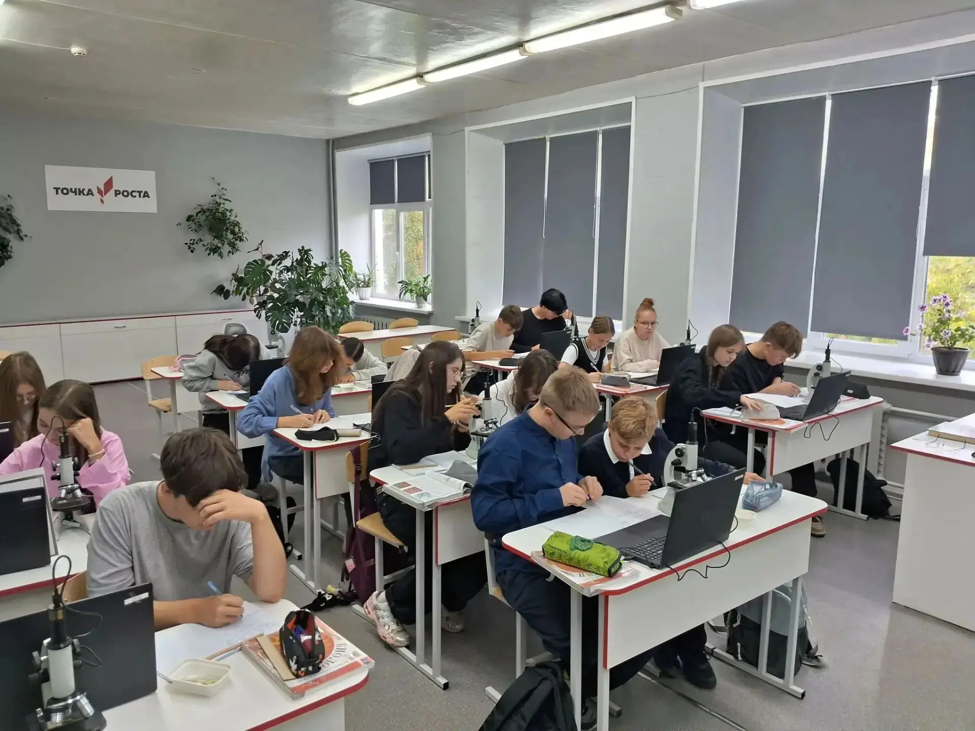 Впервые в истории школы в этом году мы открыли предпрофессиональный химико‑технологичес...
