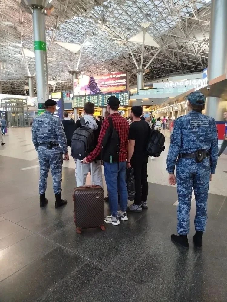 57 иностранных граждан, нарушивших законодательство, покинули