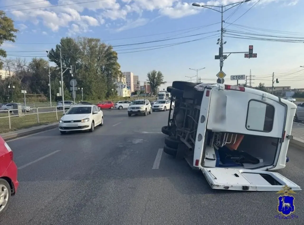 🚨 ДТП в Красноглинском районе: Daewoo Matiz столкнулся с машиной скорой помощи