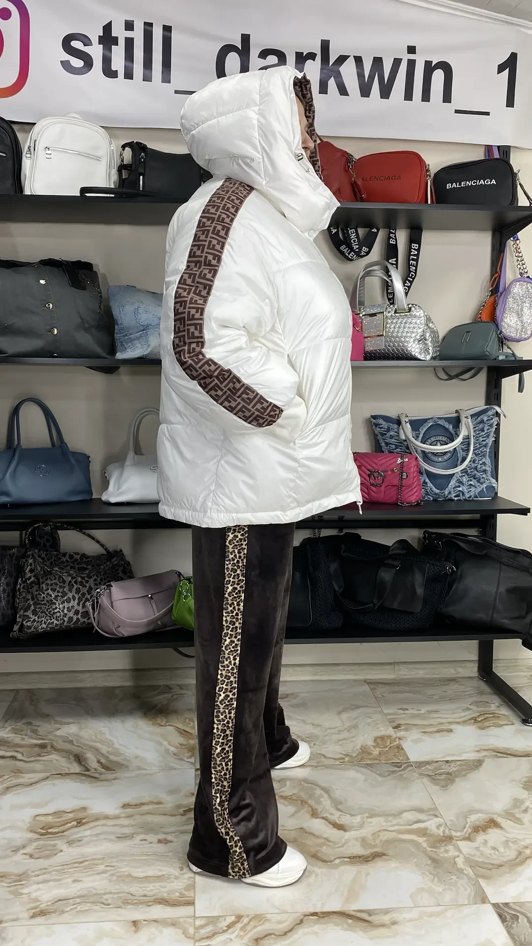 Курточка🔥зима. Цена 6500. Всё вопросы пишем ☎ Анастасия: Наш Мах. https://clck.ru/3RZCoh