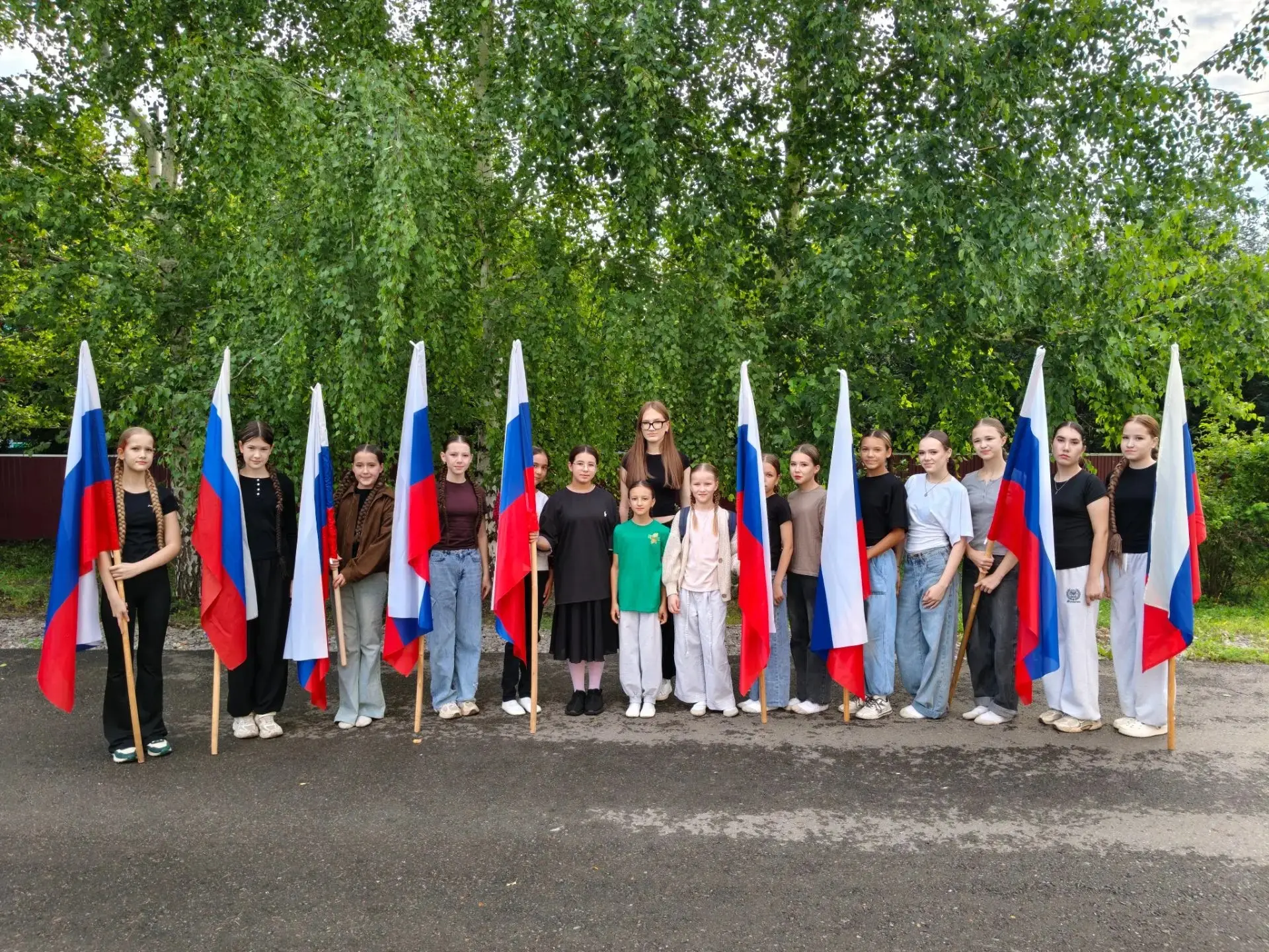 Тысячи флагов, одна страна и огромная гордость - акция